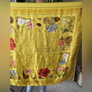 100% authentic Gucci silk scarf